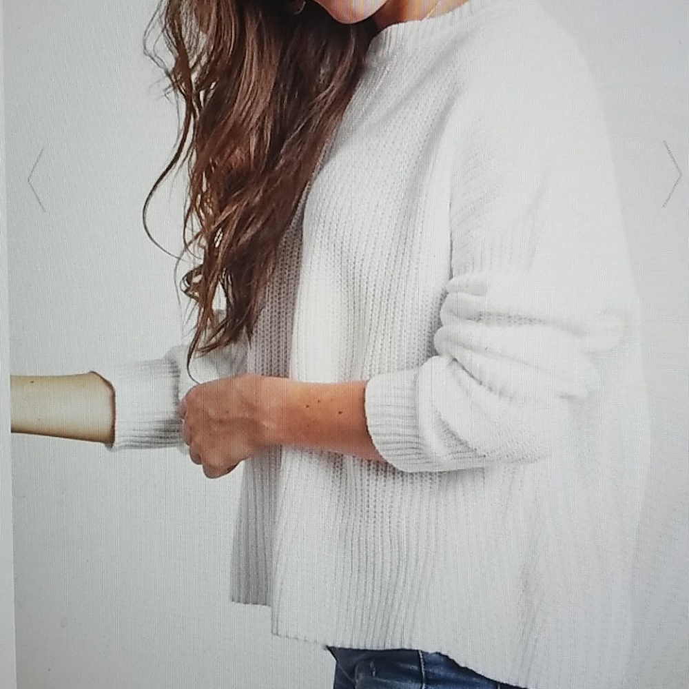 Round Neck Long Sleeves Sweater - Picture 2 of 8